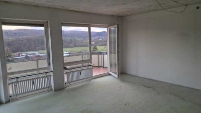 Freundliche und vollständig renovierte 4-Raum-Wohnung mit Balkon und EBK in Mühlacker