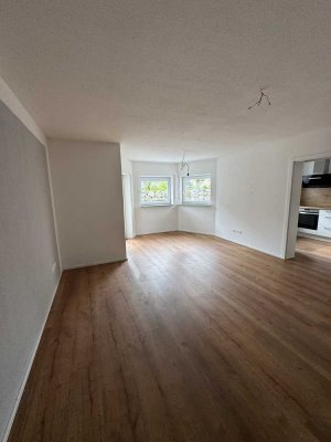 Helle Souterrain-Wohnung mit großer Terrasse