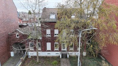 Charmante 2-Zimmer-Dachgeschosswohnung mit Loggia in Wickrath – Bahnhof fußläufig erreichbar