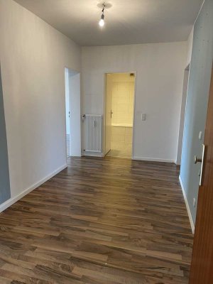 3 Zimmer Wohnung + 90qm + Kaarst Zentrum + Küche + Garage + Smart Home + Internet