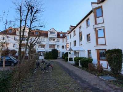 "ANSPRECHENDES APPARTEMENT MIT GROSSER TERRASSE UND GARTEN"