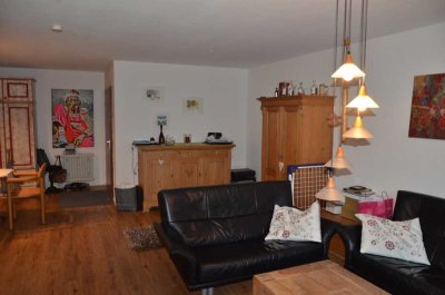 Attraktive 4-Zimmer-Wohnung mit Balkon und EBK in Gärtringen