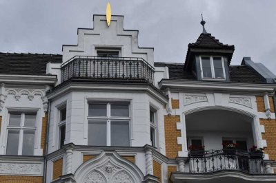 Luxuriöses Dach m. Lift im Stuckaltbau im Herzen Steglitz großzügiger Schnitt  und Aufzug