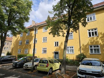 Kapitalanlage: Großzügige 1,5 Zimmer-Altbauwohung, 1. OG, vermietet, 51,48 qm