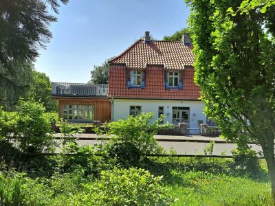 exklusive, individuelle 3 Zimmerwohnung mit großer Dachterrasse im ländlichen Belau