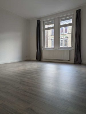 Großzügige Wohnung!
Zentrale Lage!