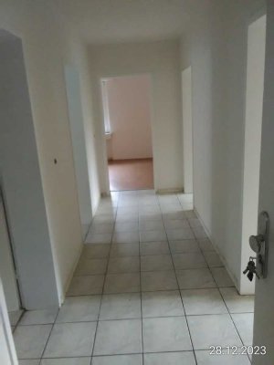 Freundliche 3,5-Zimmer-EG-Wohnung in Oberhausen, Tierhaltung erlaubt!