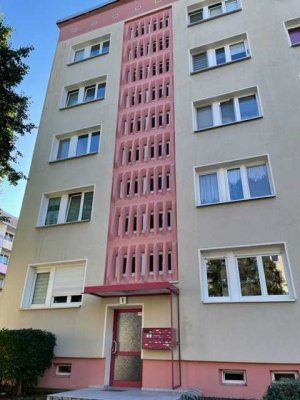 3 Zimmer Wohnung mit Balkon zu vermieten!