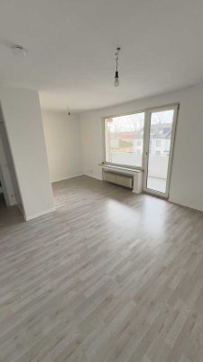 Ein Traum für Singles! Schöne helle renovierte 1-Zimmer-Wohnung in Kaarst-Büttgen zu vermieten!