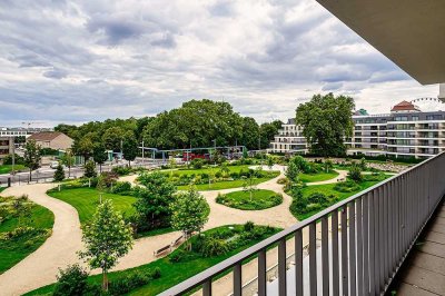 Traumhafter Blick in den Herzogin Garten. Neubauwohnung mit attraktiver Ausstattung.