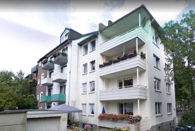 Wunderschöne 3,5 Zimmer Wohnung mit großem Balkon in Rheinnähe und ruhiger Lage