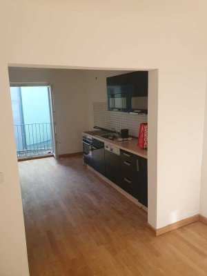 Exklusive 3-Raum-Wohnung mit gehobener Innenausstattung mit Balkon und Einbauküche in Ingolstadt