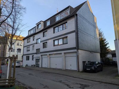 Schöne 4-Zimmer-Wohnung mit gehobener Innenausstattung mit Balkon und EBK in Essen