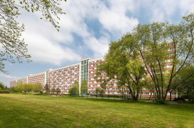 Seniorenfreundliche 2-Raum-Wohnung mit Balkon in Probstheida