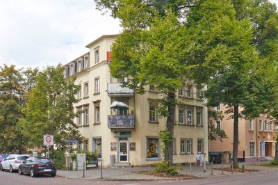 Löbtau, unterm Dach: kleiner Balkon + Wanne