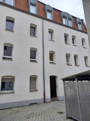 kleine renovierte 3 Zimmerwohnung