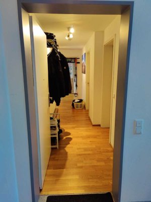 Exklusive 3-Zimmer-Wohnung mit gehobener Innenausstattung mit Balkon und Einbauküche in Böblingen