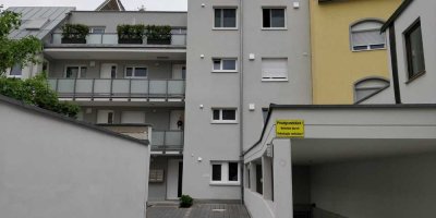 Großzügiges Wohnen mit Terrasse und Garten im Innenhof- 2 Zi. in Nürnberg