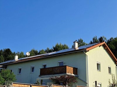 Moderne 4-Zimmer-Wohnung mit Sonnenbalkon und ausbaufähigem Dachboden