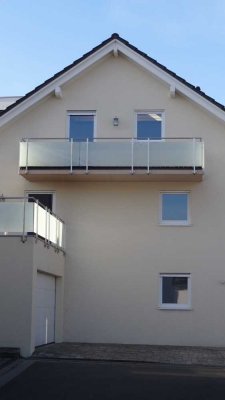 Lichtdurchflutetes Wohlfühlhaus mit Dachterrasse und Panoramablick