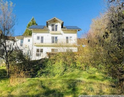 Modernes, familiengerechtes Einfamilienhaus mit viel Platz und riesigem Grundstück