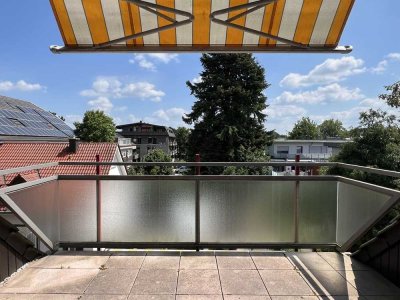 Großzügige Vier-Zimmer-Wohnung mit Kamin und Dachterrasse