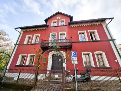 Wunderschöne Gründerzeitvilla mit 3 abgeschlossenen Wohnungen & 1800qm Garten im Herzen der Stadt