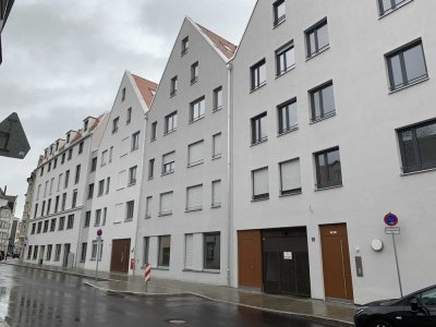 Helle, sehr schöne 3,5 Zimmerwohnung in zentraler Lage.