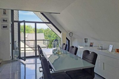 Hausgroße ETW im Grünen! 122 m² im Splitlevel, ganz modern, zwei Balkone & Garage in Schönebeck