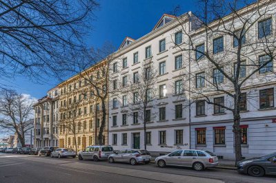 2-Zimmer-Wohnung in Stötteritz: saniert, mit Balkon, Einbauküche, Bad mit Wanne