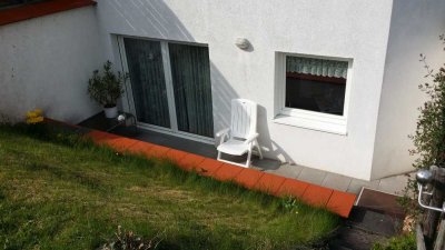 Sonnige 2-Zimmer-Wohnung mit EBK und Terrasse in Aurachtal