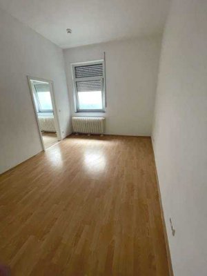 Attraktive 4-Zimmer-Erdgeschosswohnung mit Terrasse in Mannheim