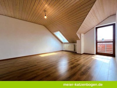 2-Zimmer-Dachgeschosswohnung mit Balkon, Küche und Tiefgarage in Ingolstadt