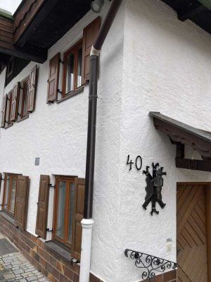 Exklusives, saniertes 2,5-Zimmer-Reihenendhaus mit EBK in Mittenwald
