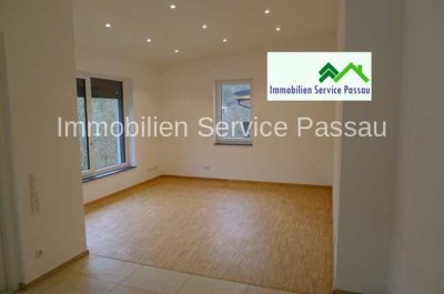 Große 3-Zimmer-Wohnung in Passau-Ilzleite mit Einbauküche, Balkon und Keller.