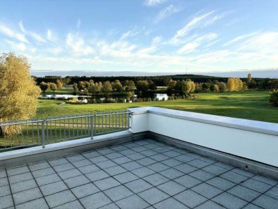 Helle Dachgeschosswohnung mit großer Südterrasse und Einbauküche am Golfplatz Motzen