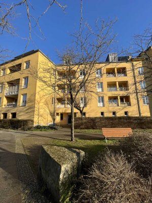 Helle 3-Zimmer-Dachgeschosswohnung mit Terrasse für Kapitalanleger