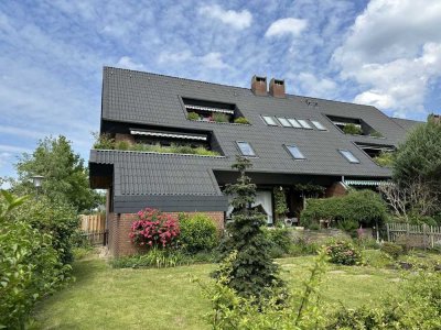 Großzügige 2 bis 3-Zimmer-Dachgeschosswohnung mit Garage in Langenhagen