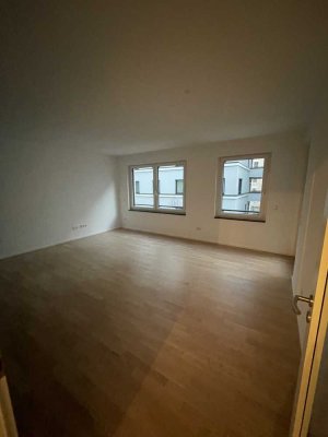 Stilvolle 2-Raum-Wohnung mit gehobener Innenausstattung mit Einbauküche in Regensburg