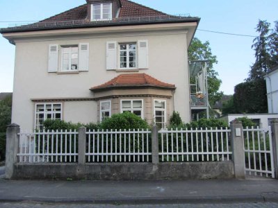 Modernisierte 3-Raum-EG- Altbau-Wohnung mit Terrasse und Küche in guter Wohnlage - Reserviert!!!