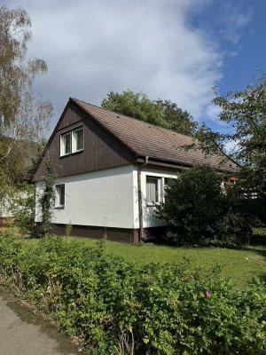 Einfamilienhaus mit Grundstück