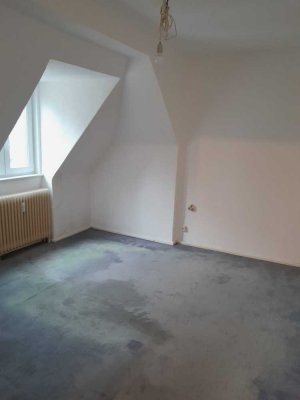 Helle 1-Zimmer DG-Wohnung in Wannsee