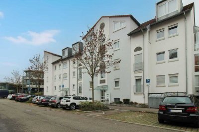 Zentrale Dachgeschosswohnung mit Balkon, Keller und Tiefgaragenstellplatz