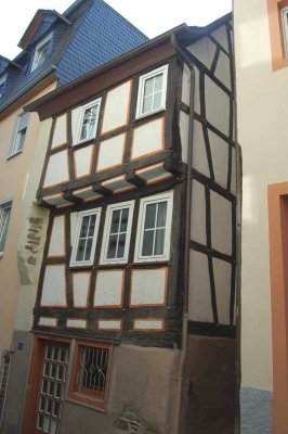 "EINE SELTENE GELEGENHEIT - URIGES FACHWERKHAUS IN HISTORISCHER ALTSTADTLAGE VON COCHEM/MOSEL"