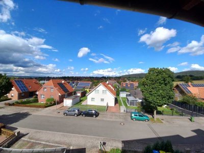 Ansprechende 2-Zimmer-Dachgeschosswohnung mit EBK in Lauenau