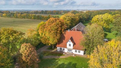 Repräsentativer Landsitz mit Hauskoppel und Stallbereich