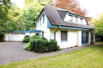 Architektenhaus in der Bremer Schweiz mit Doppelgarage, großem Baumbestand in Leuchtenburg