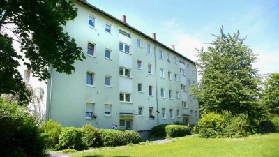 Helle 2 Zimmer Wohnung mit Loggia