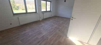 Ansprechende und gepflegte 6-Raum-Maisonette-Wohnung mit Balkon in Oberaurach/ Oberschleichach