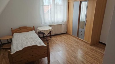 4-Zimmer-DG-Wohnung mit Balkon und EBK in Weitramsdorf